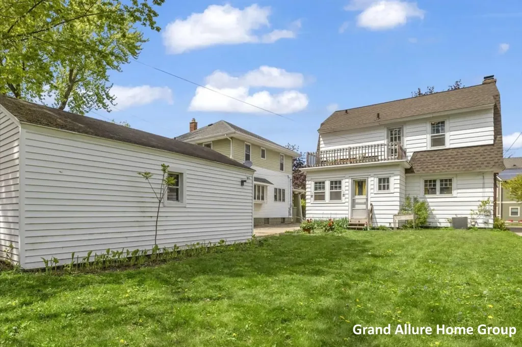 446 Knapp Street NE Grand Rapids City MI 49505