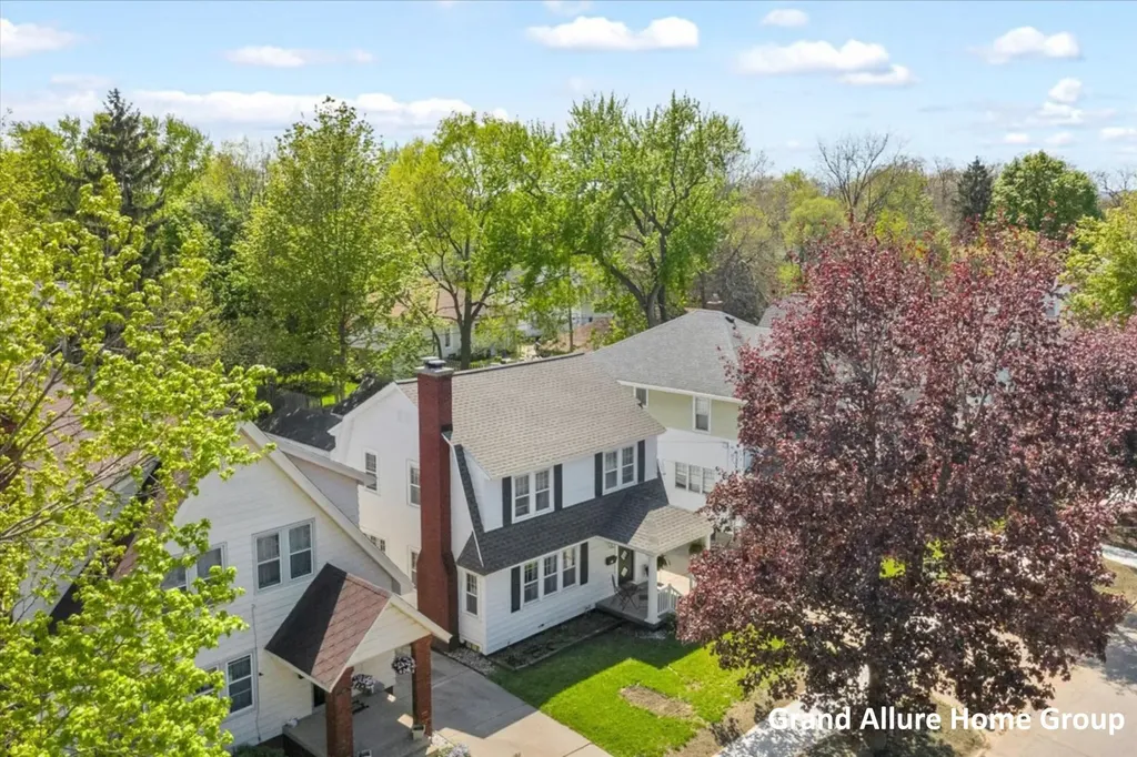 446 Knapp Street NE Grand Rapids City MI 49505