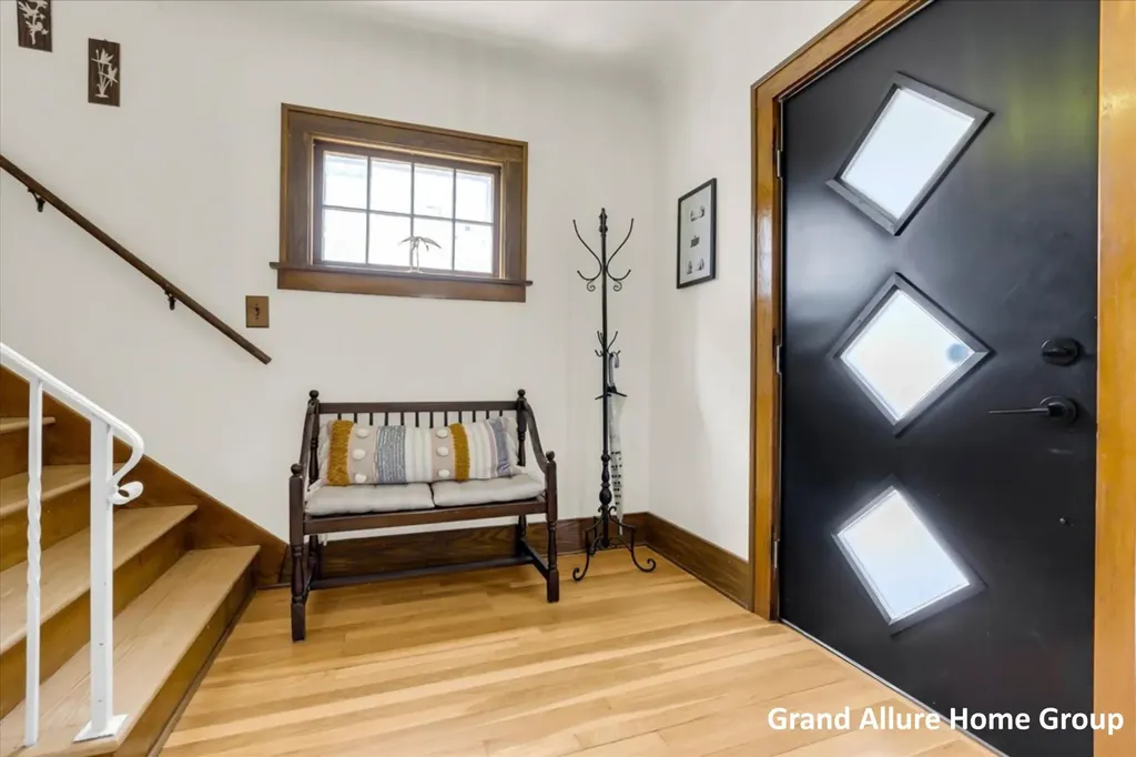 446 Knapp Street NE Grand Rapids City MI 49505