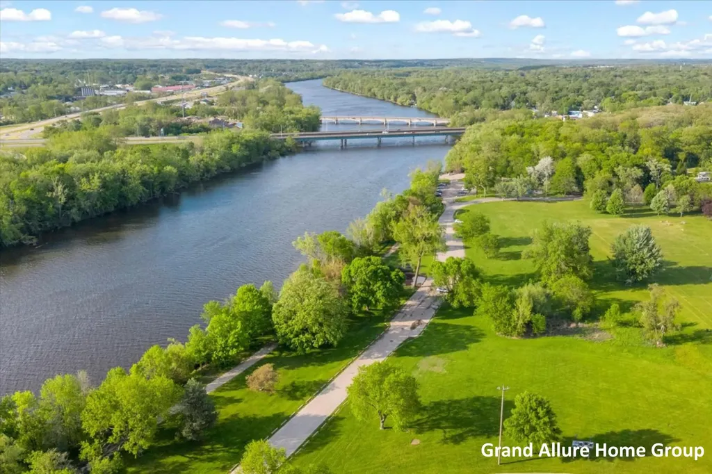 446 Knapp Street NE Grand Rapids City MI 49505