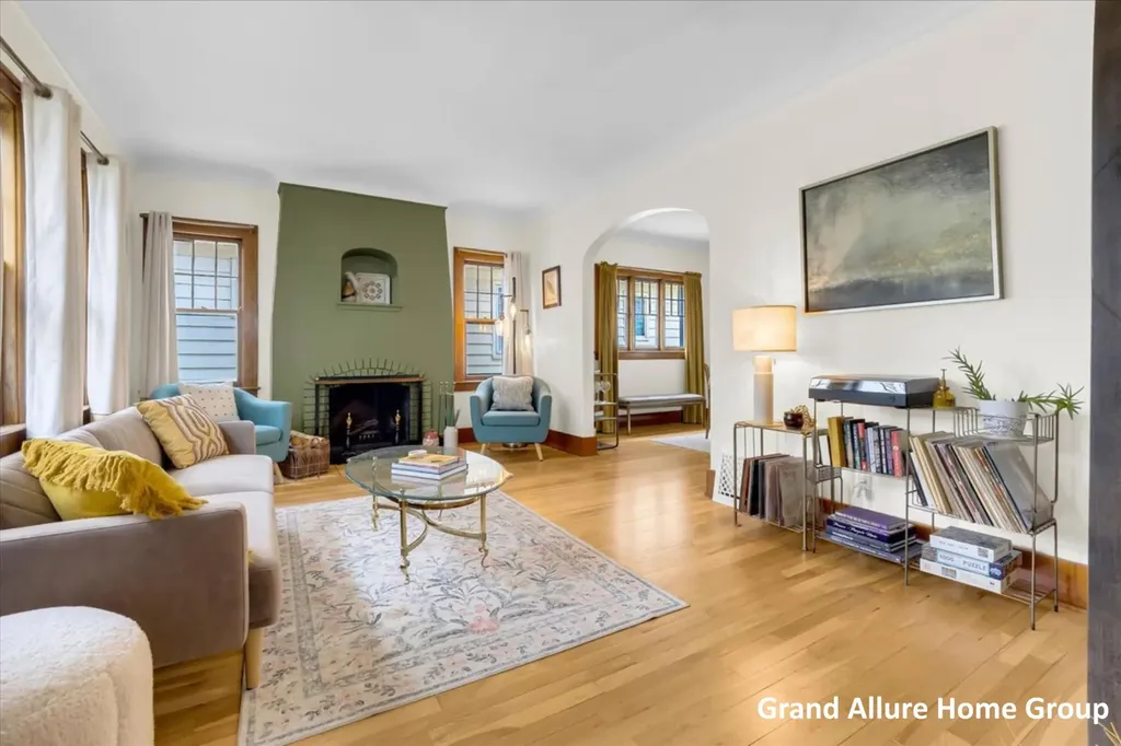 446 Knapp Street NE Grand Rapids City MI 49505