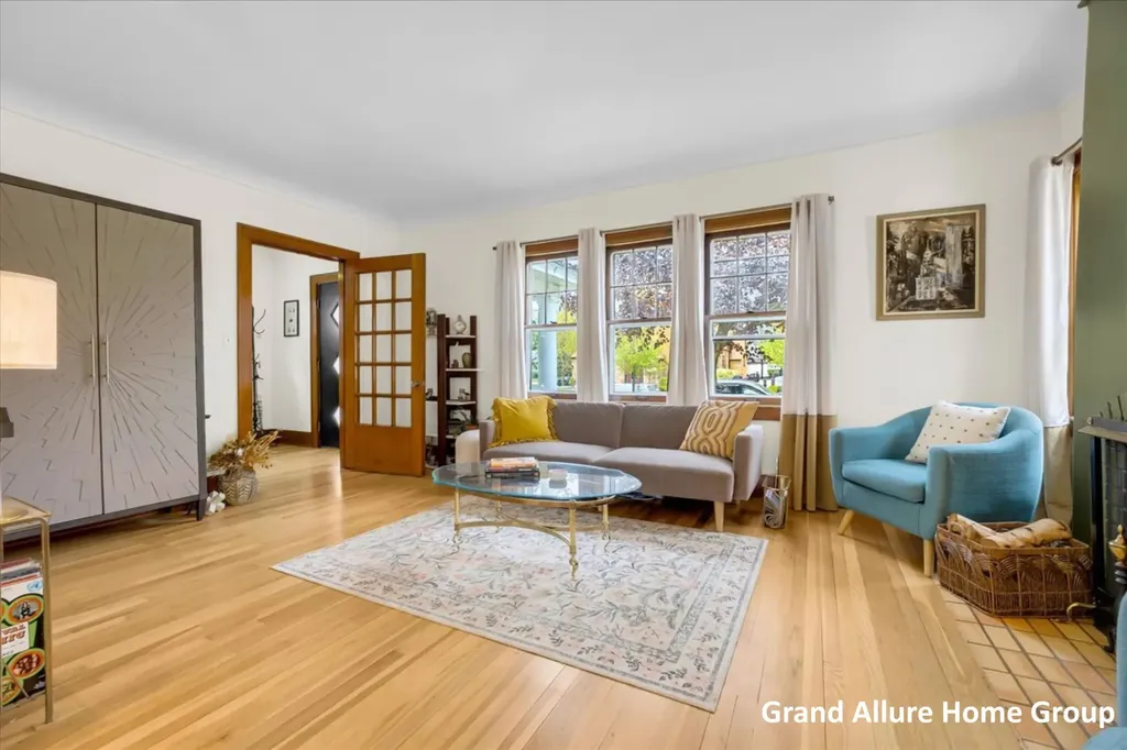 446 Knapp Street NE Grand Rapids City MI 49505