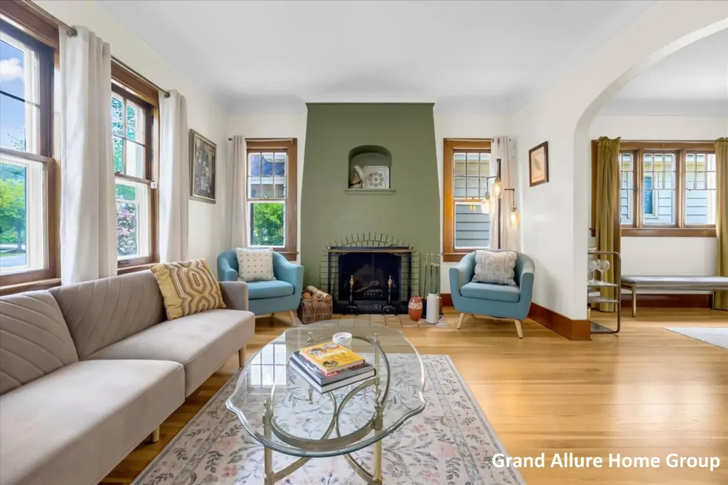 446 Knapp Street NE Grand Rapids City MI 49505