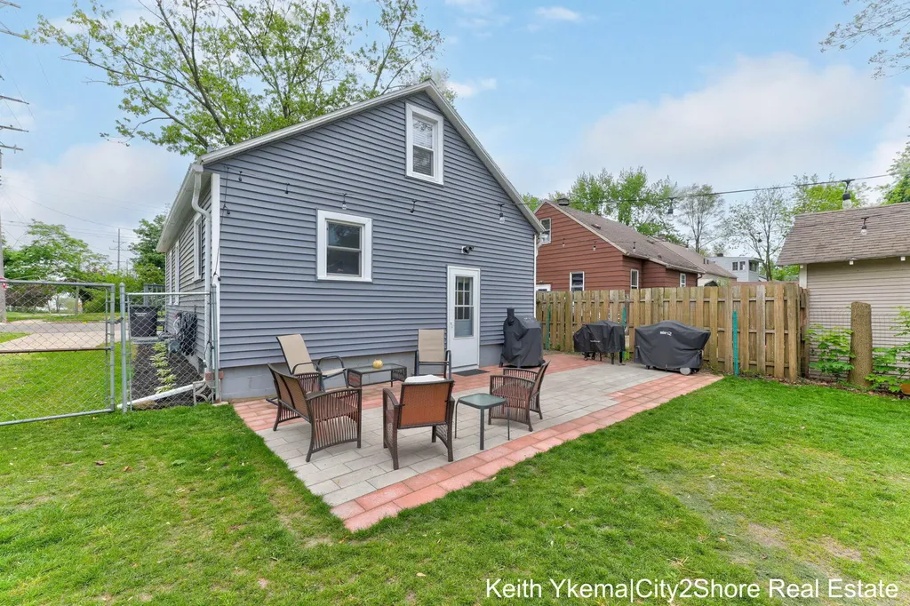 2603 Noel Avenue SW Wyoming City MI 49509