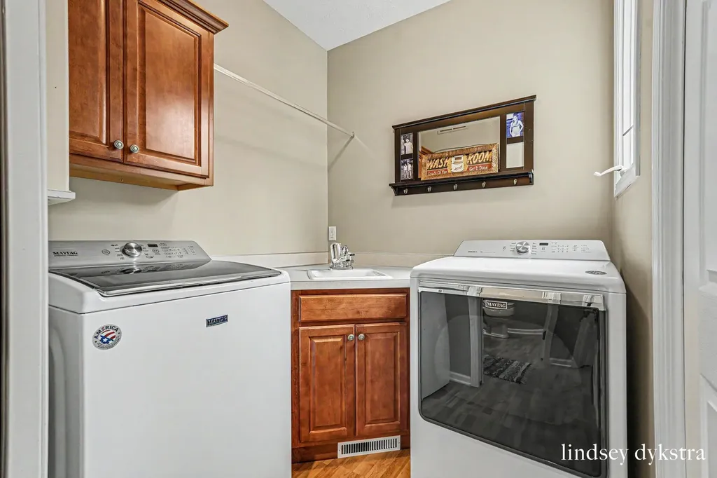 2320 Red Oak Court NW Grand Rapids City MI 49504