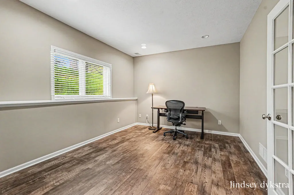 2320 Red Oak Court NW Grand Rapids City MI 49504