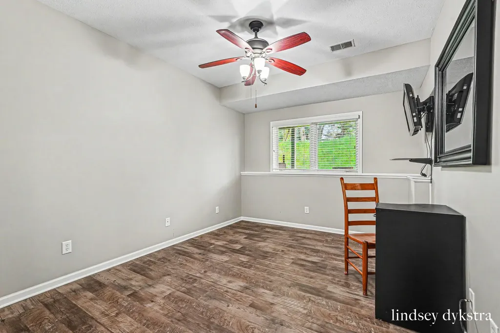 2320 Red Oak Court NW Grand Rapids City MI 49504