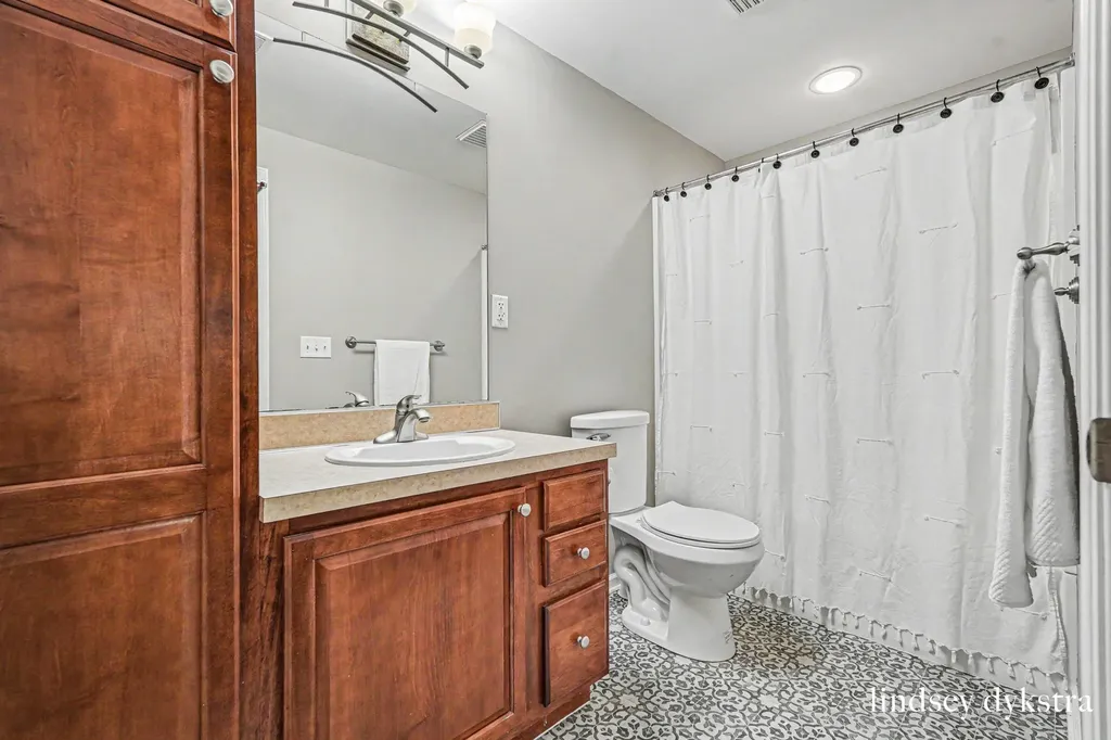 2320 Red Oak Court NW Grand Rapids City MI 49504