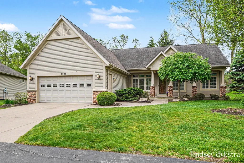 2320 Red Oak Court NW Grand Rapids City MI 49504