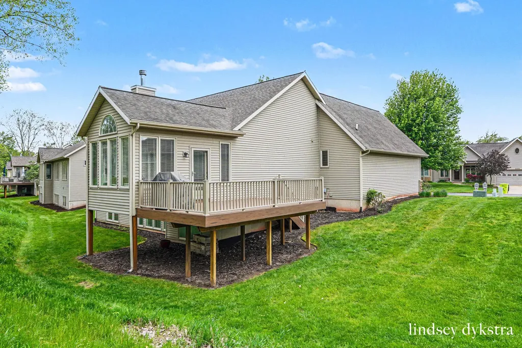 2320 Red Oak Court NW Grand Rapids City MI 49504