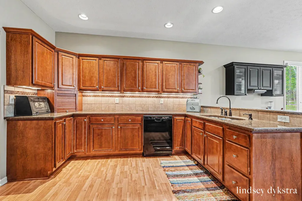 2320 Red Oak Court NW Grand Rapids City MI 49504
