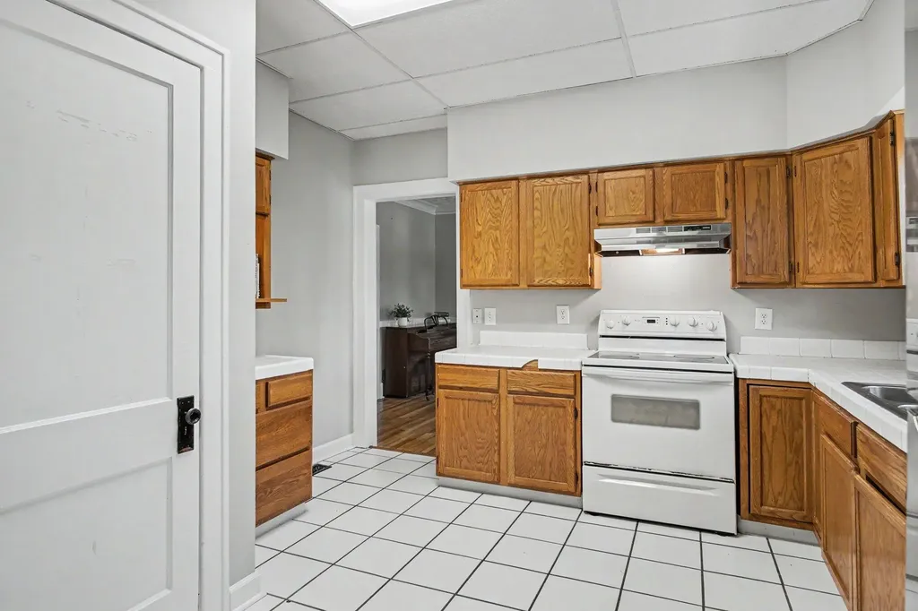 101 Arthur Avenue NE Grand Rapids City MI 49503