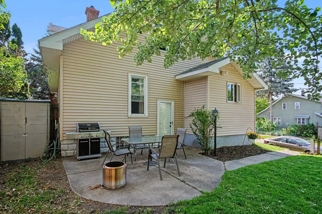 101 Arthur Avenue NE Grand Rapids City MI 49503