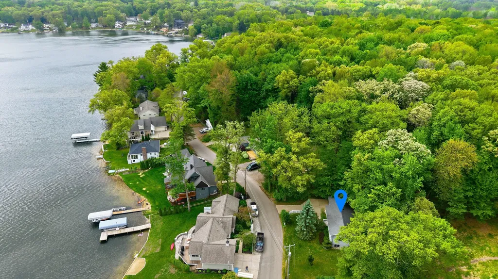 8759 Brower Lake Drive NE Courtland Township MI 49341
