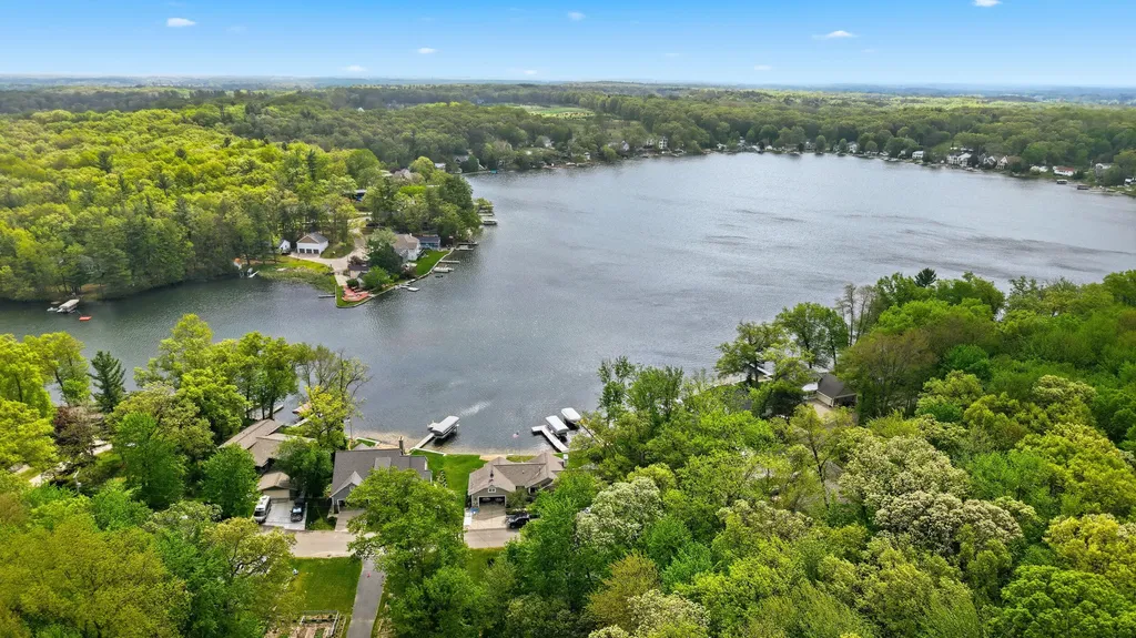 8759 Brower Lake Drive NE Courtland Township MI 49341