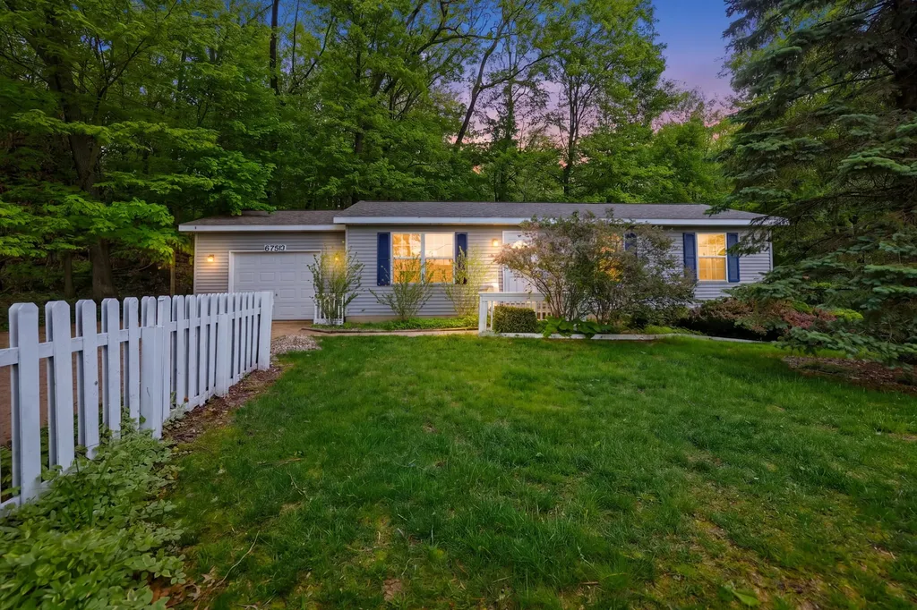 8759 Brower Lake Drive NE Courtland Township MI 49341