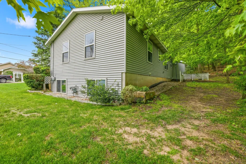 8759 Brower Lake Drive NE Courtland Township MI 49341