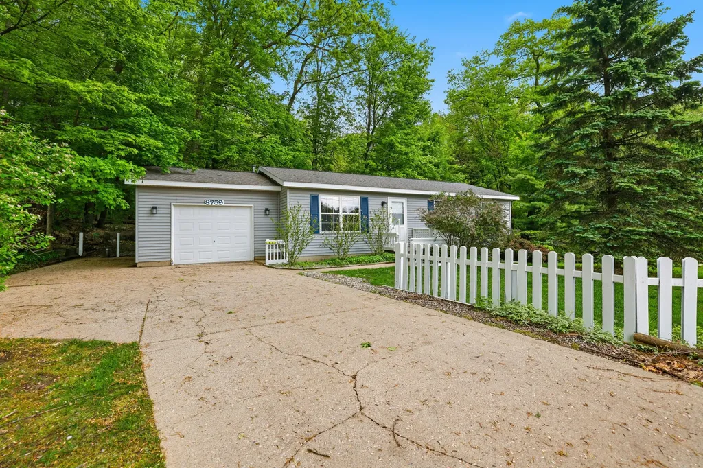 8759 Brower Lake Drive NE Courtland Township MI 49341