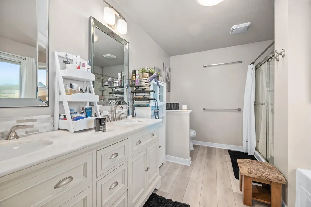 9384 Trafalgar Drive SE Caledonia Township MI 49302