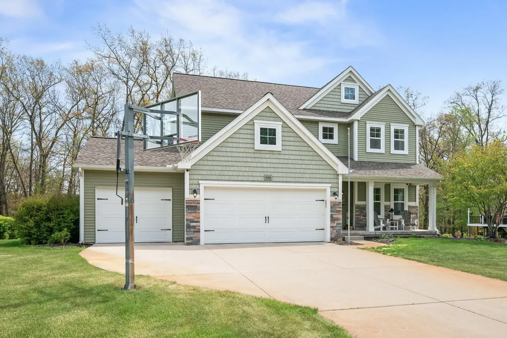 9384 Trafalgar Drive SE Caledonia Township MI 49302