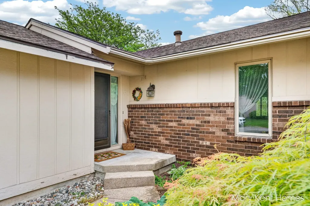 4248 Walnut Hills Lane SE Kentwood City MI 49512