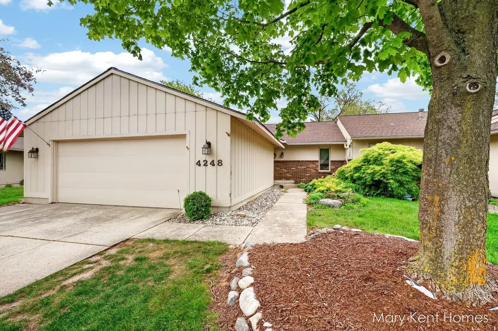 4248 Walnut Hills Lane SE Kentwood City MI 49512