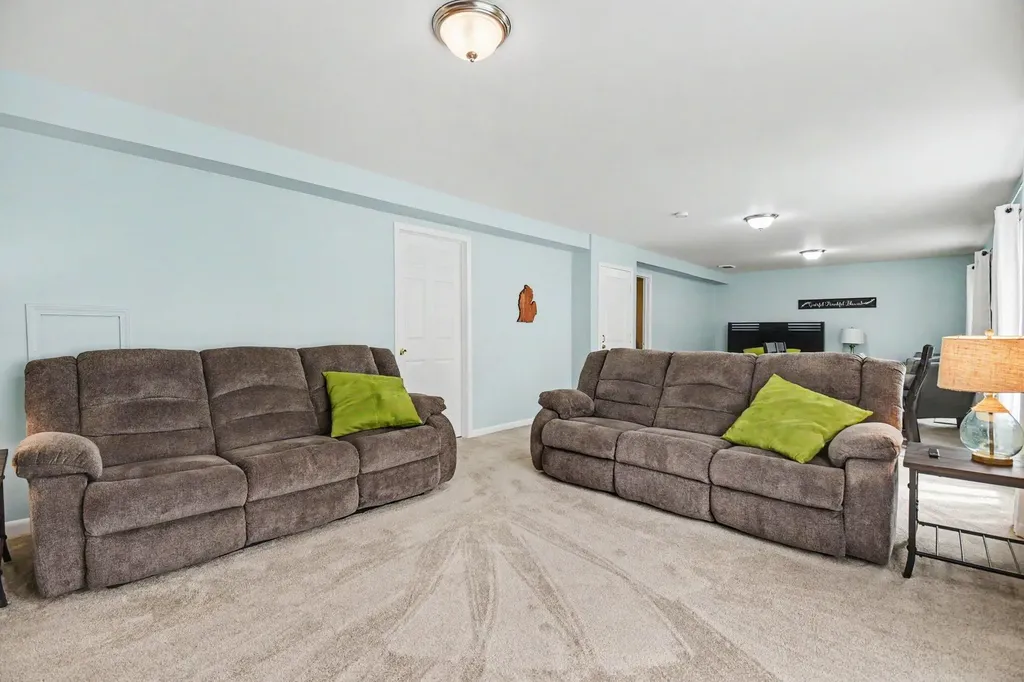 1186 La Paloma Drive SW Wyoming City MI 49509