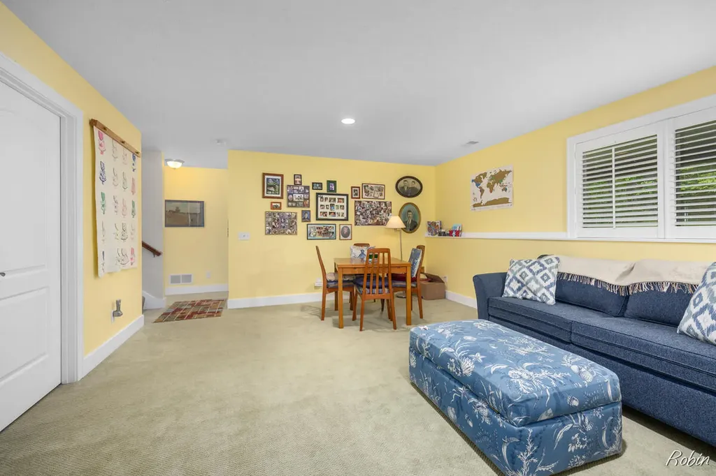 12260 Aleigha Drive NW Tallmadge Charter Township MI 49534