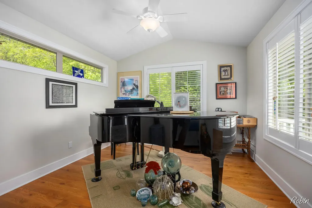 12260 Aleigha Drive NW Tallmadge Charter Township MI 49534