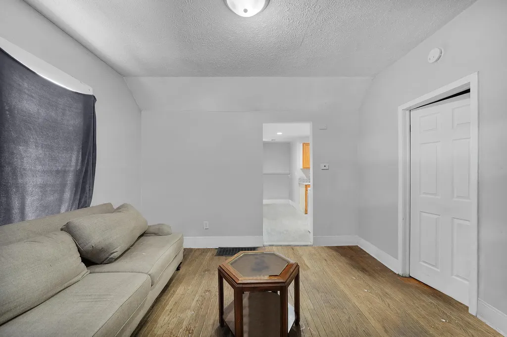816 6th Street NW Grand Rapids City MI 49504