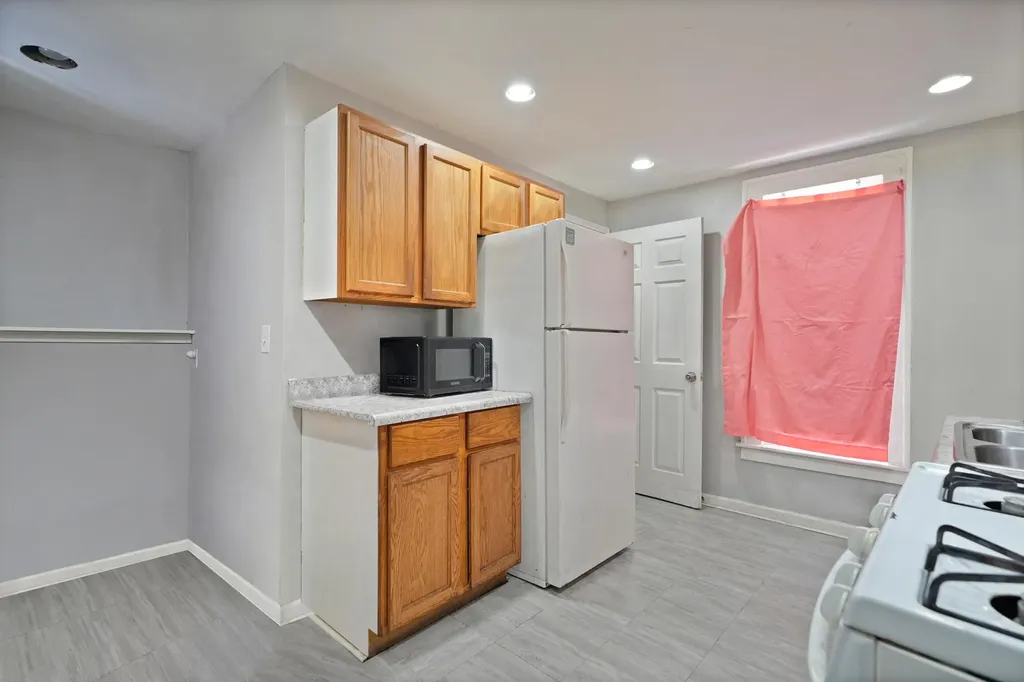 816 6th Street NW Grand Rapids City MI 49504