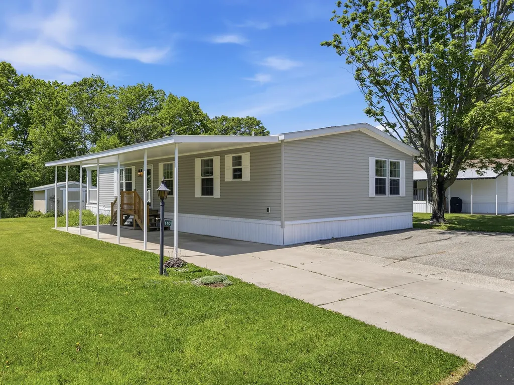 140 Tamarack Avenue NE Solon Township MI 49319