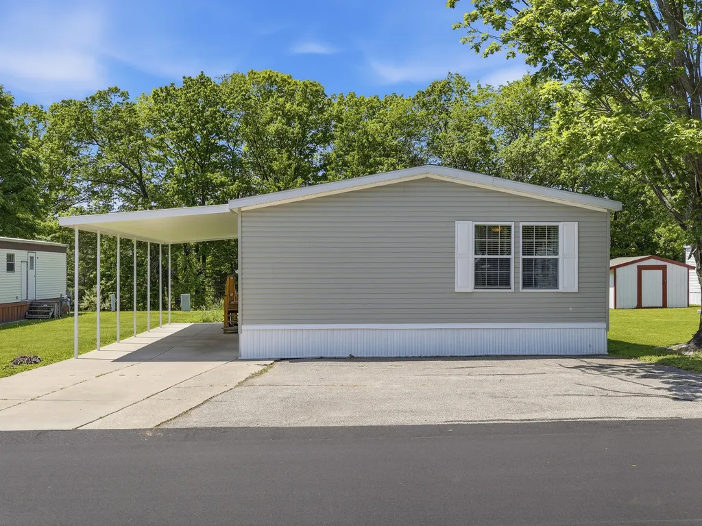 140 Tamarack Avenue NE Solon Township MI 49319