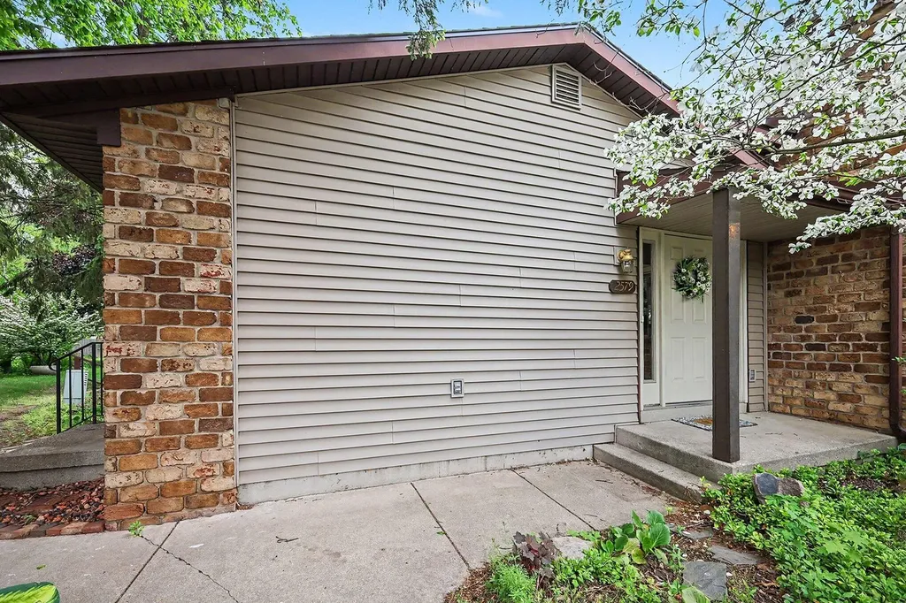2579 Knightsbridge Road SE Cascade Charter Township MI 49546
