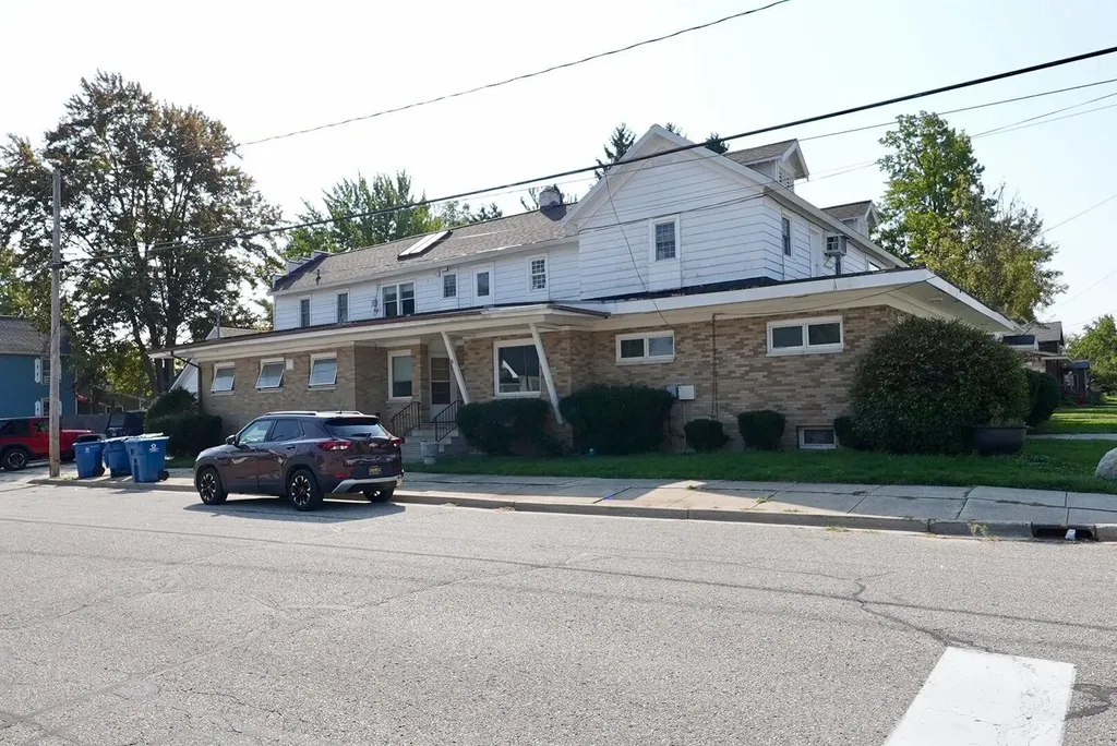 126 Eastmanville Street Coopersville City MI 49404