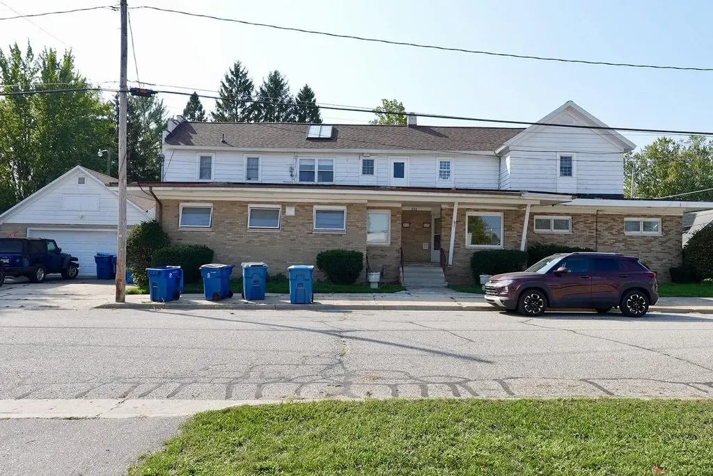 126 Eastmanville Street Coopersville City MI 49404