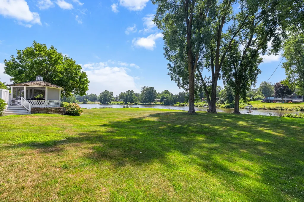 4090 E Fulton Street Grand Rapids Charter Township MI 49546