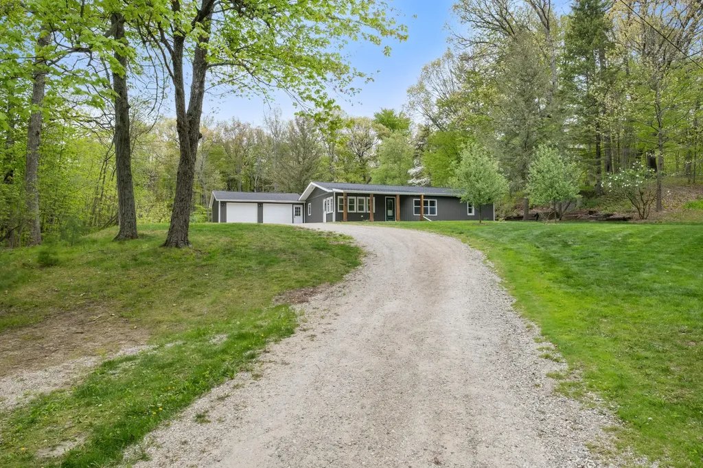 7924 Pine Island Court NE Plainfield Charter Township MI 49306