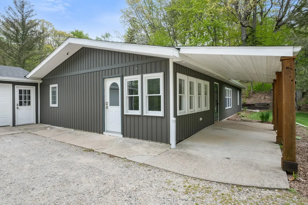 7924 Pine Island Court NE Plainfield Charter Township MI 49306