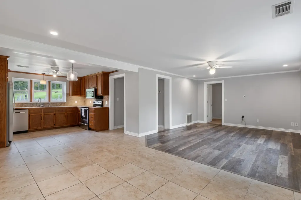 7924 Pine Island Court NE Plainfield Charter Township MI 49306