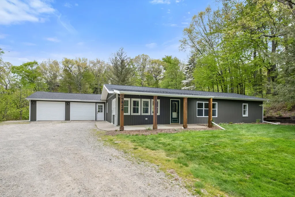 7924 Pine Island Court NE Plainfield Charter Township MI 49306