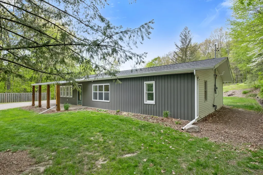 7924 Pine Island Court NE Plainfield Charter Township MI 49306