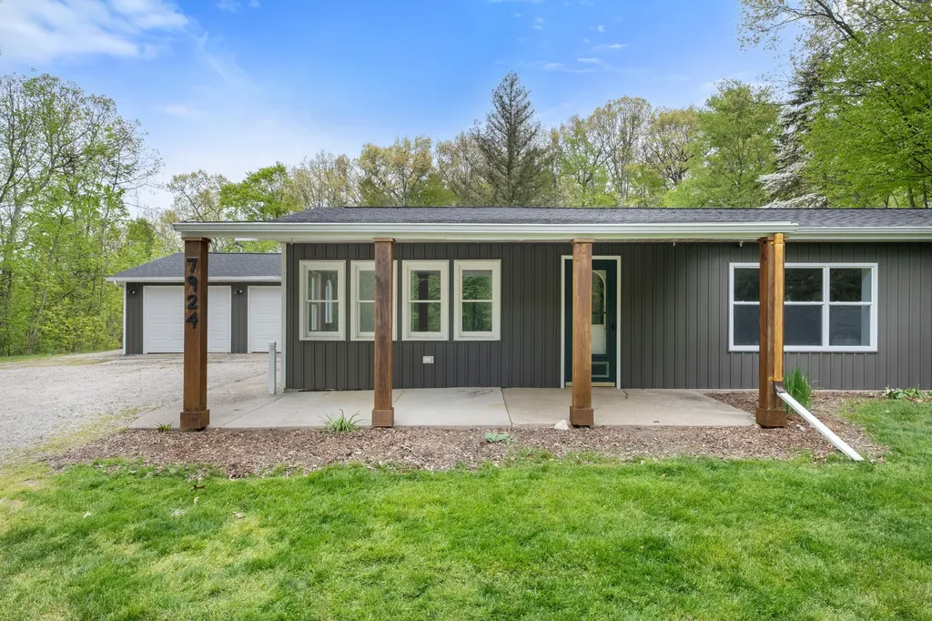 7924 Pine Island Court NE Plainfield Charter Township MI 49306