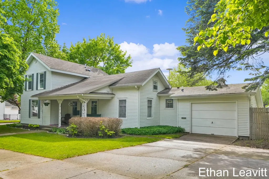 407 S Lincoln Street Portland City MI 48875