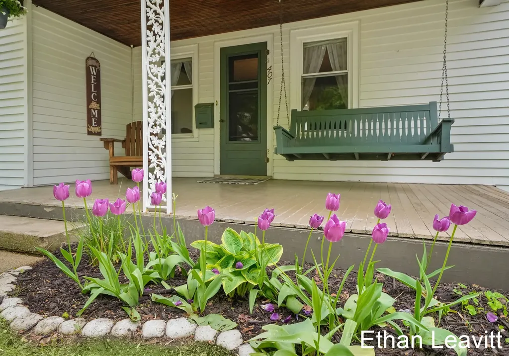 407 S Lincoln Street Portland City MI 48875