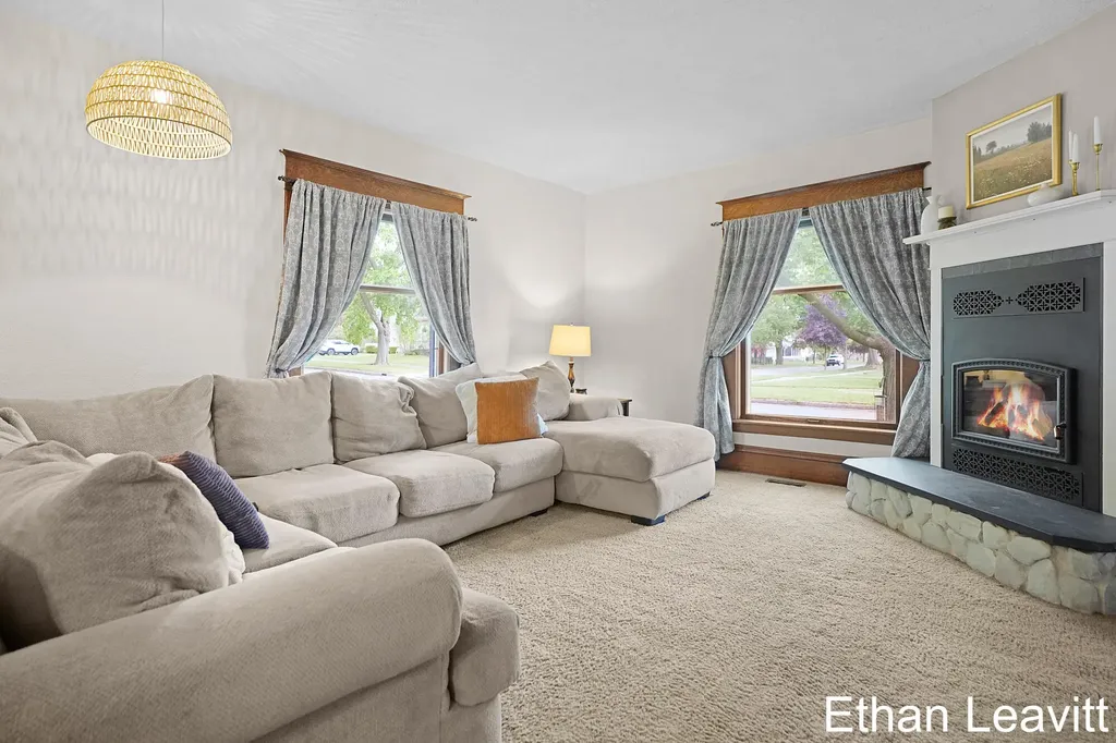 407 S Lincoln Street Portland City MI 48875