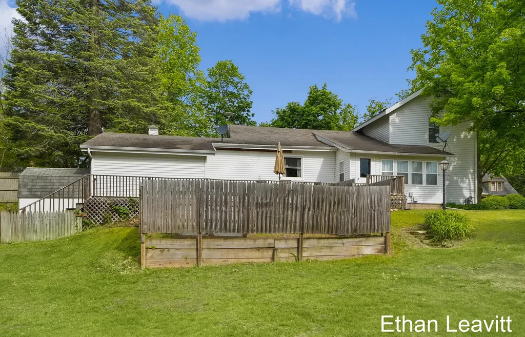 407 S Lincoln Street Portland City MI 48875