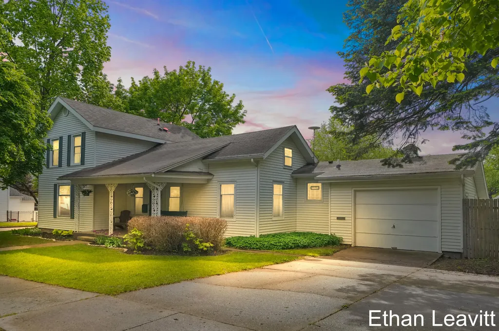 407 S Lincoln Street Portland City MI 48875