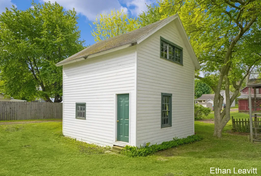 407 S Lincoln Street Portland City MI 48875