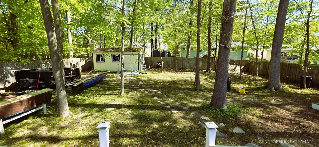 4810 Stauffer Avenue SE Kentwood City MI 49508
